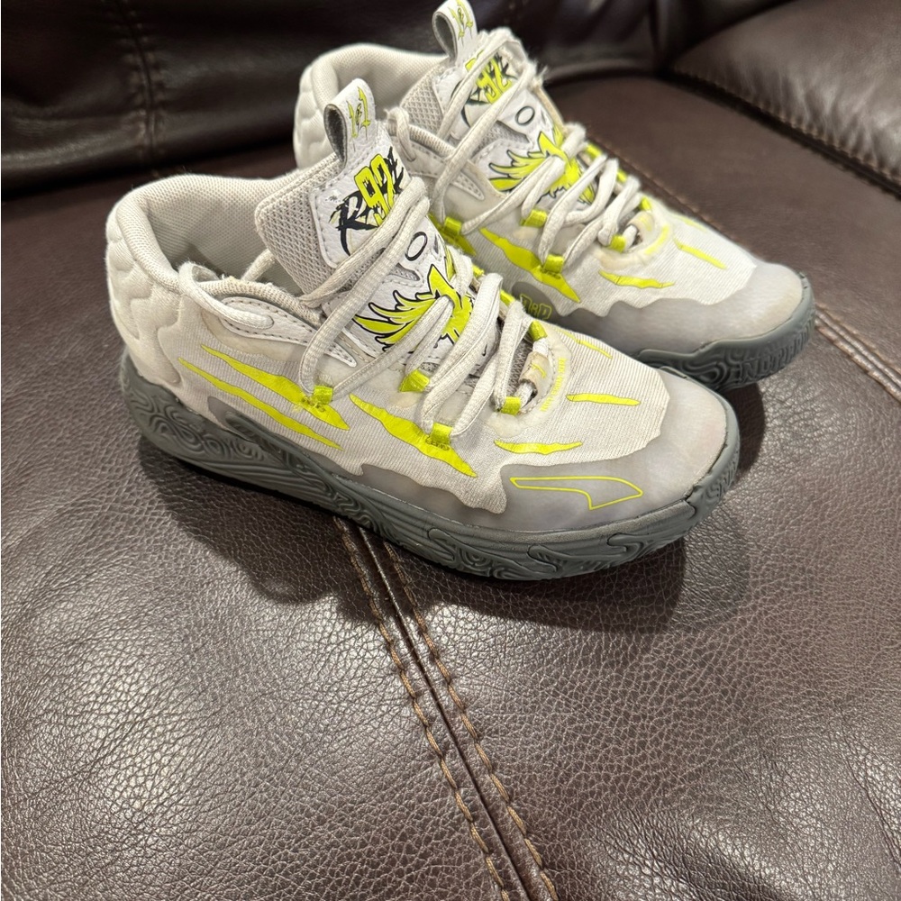 Puma Lamelo Ball MB03 Chino Hills Sneakers size 1